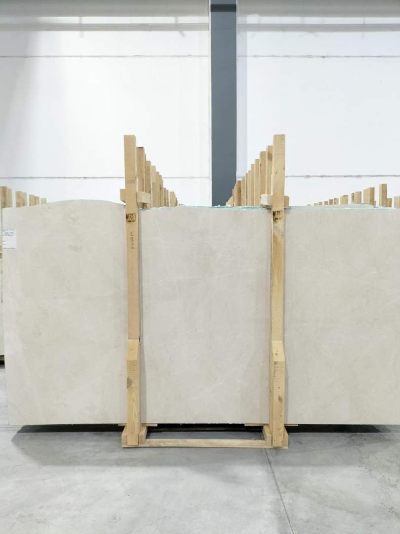 GLORY BEİGE Polished marble slab in Beige