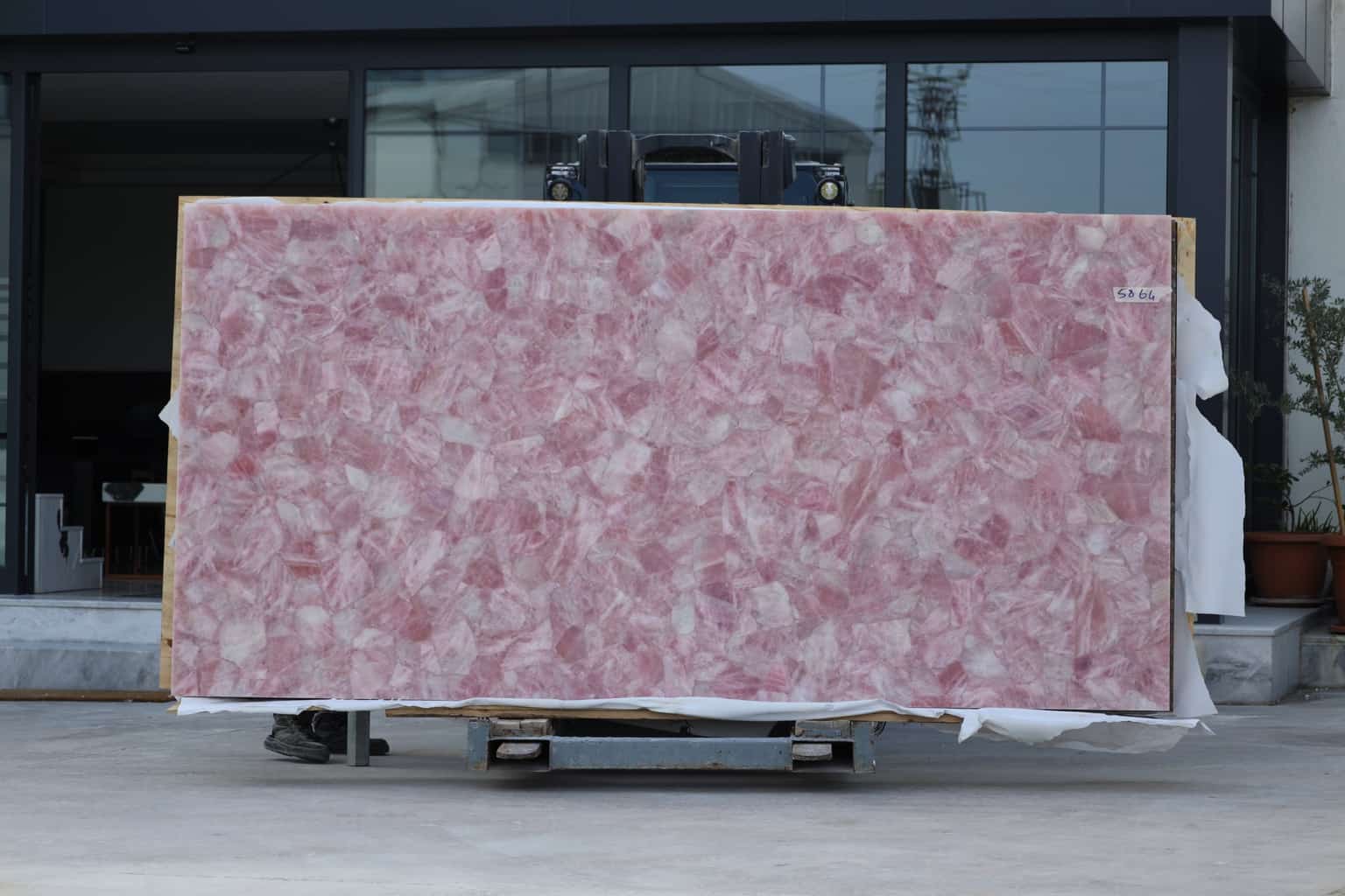 Rosa Crystal slab in Rose