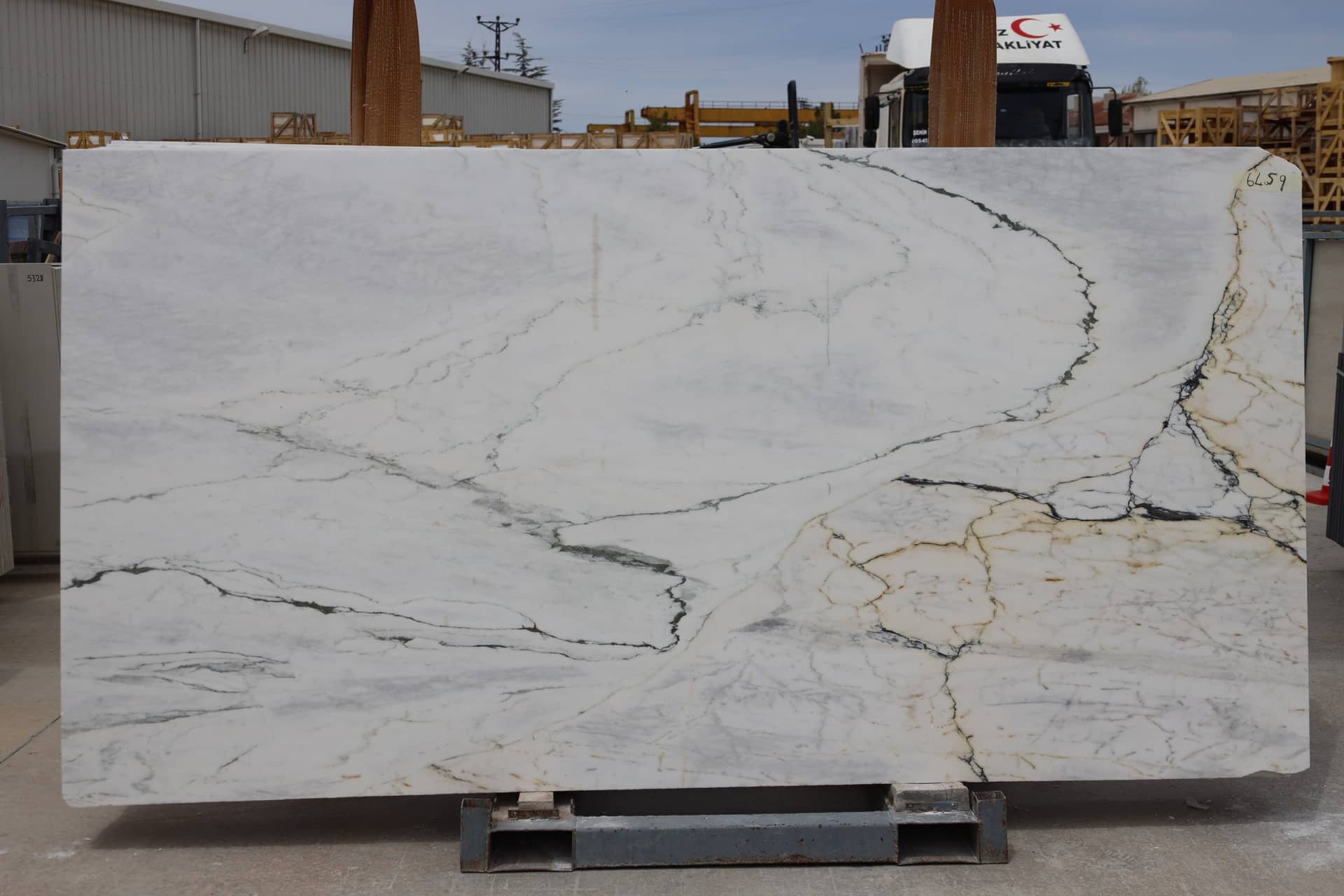 Calacatta Borgini polished marble slab