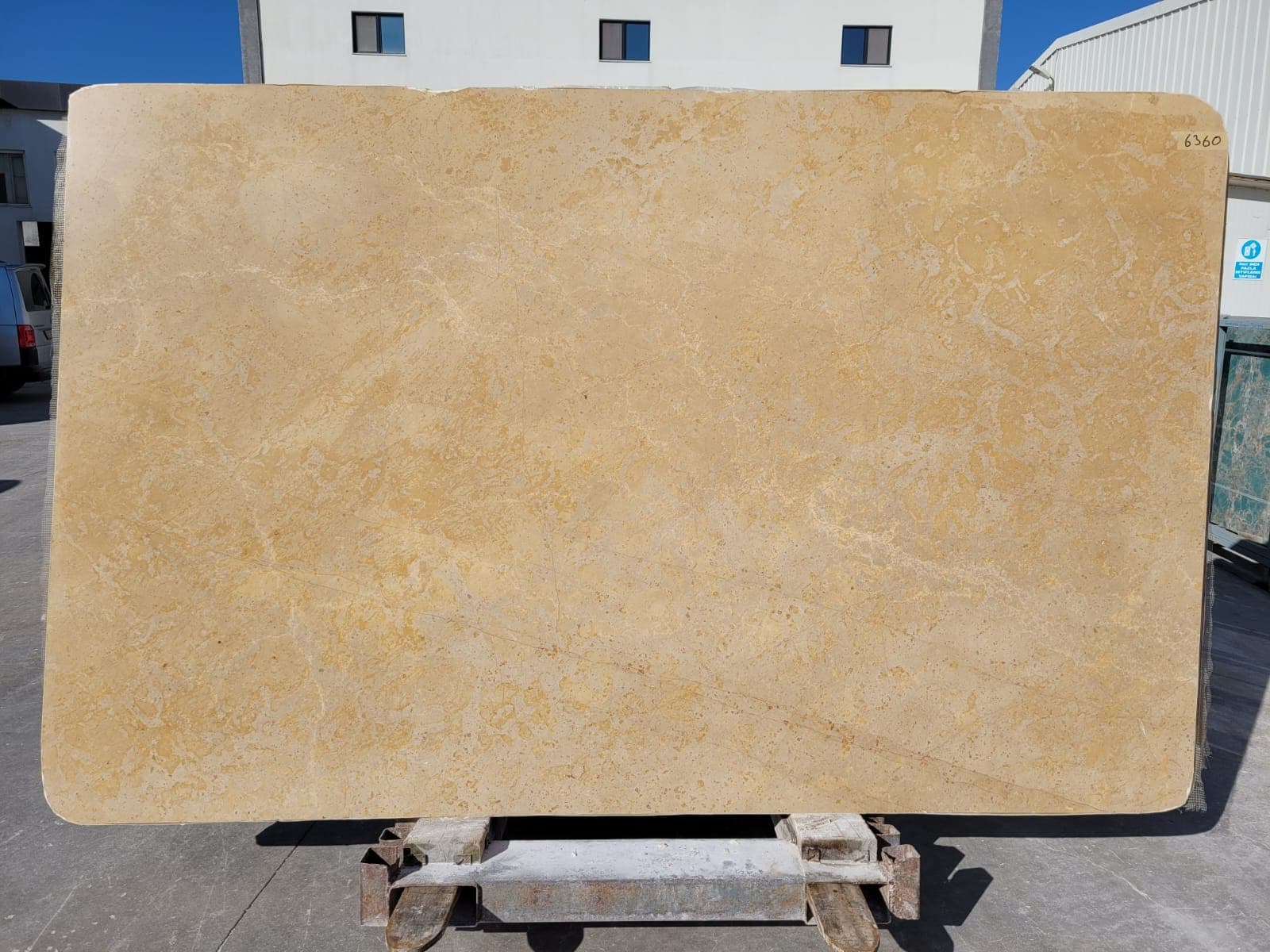 Golden Tobacco - Photo 1