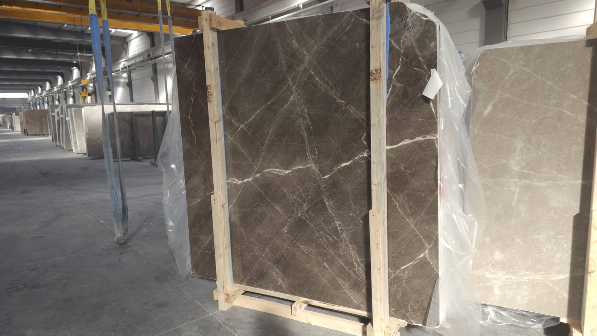 FLAMINGO polished marble slab