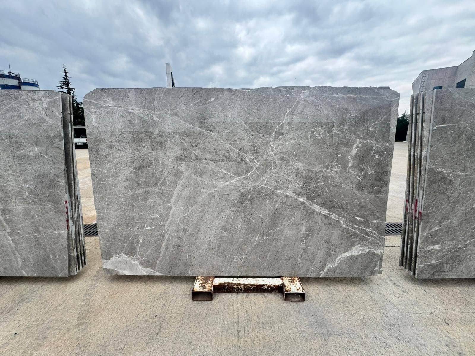 Silver Spider polished marble slab