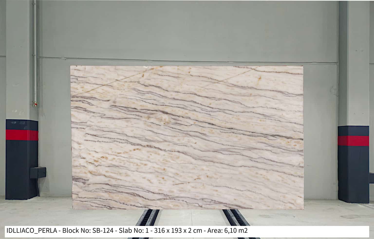 IDLLIACO PERLA Polished marble slab in Semi White