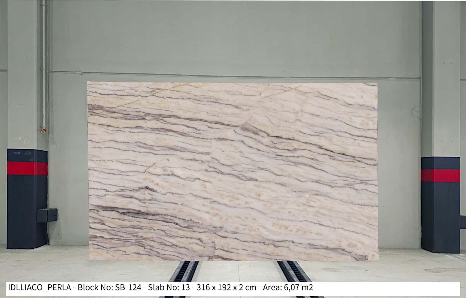 IDLLIACO PERLA Polished marble slab