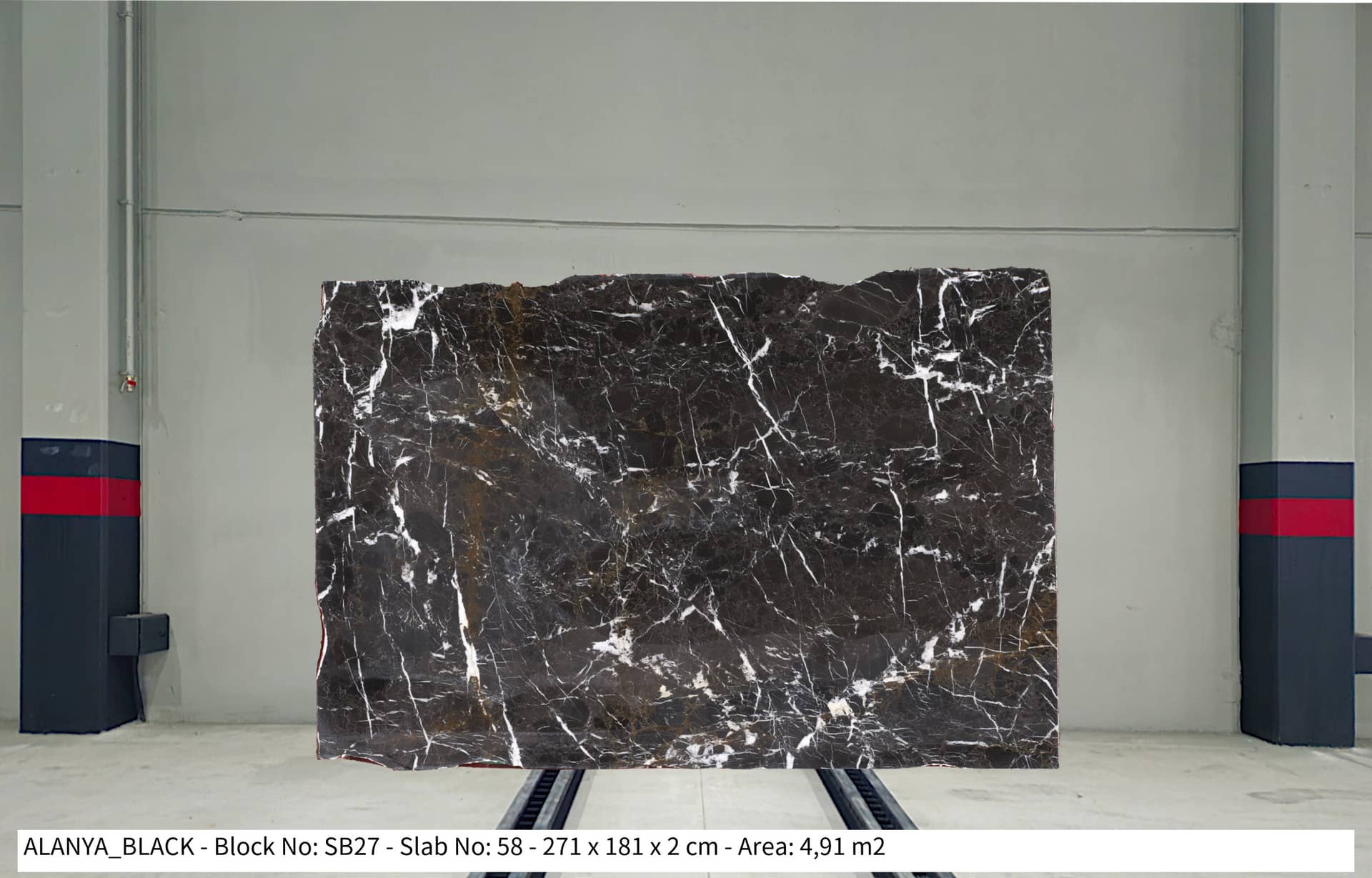 ALANYA SİYAH Polished marble slab