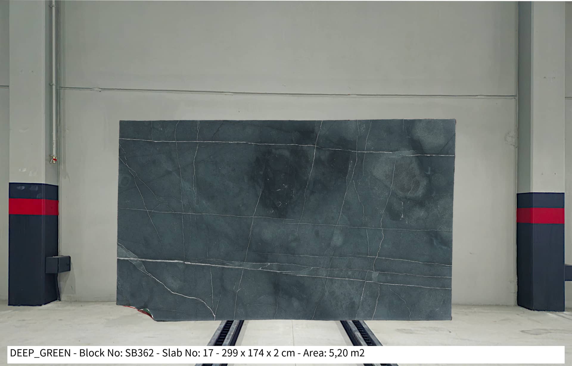 DEEP GREEN Honed marble slab