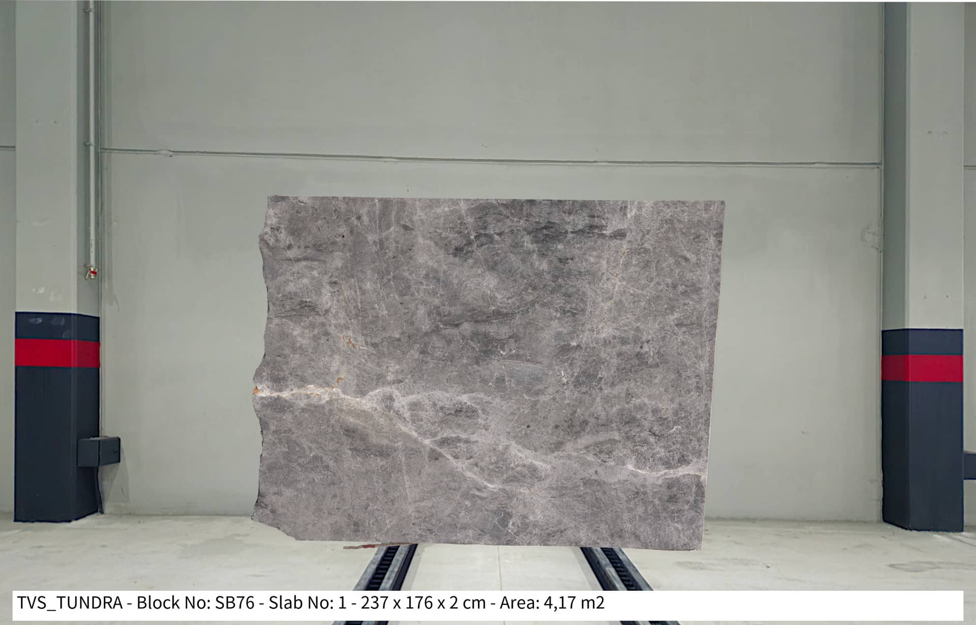 TVS TUNDRA Polished marble slab in Grey