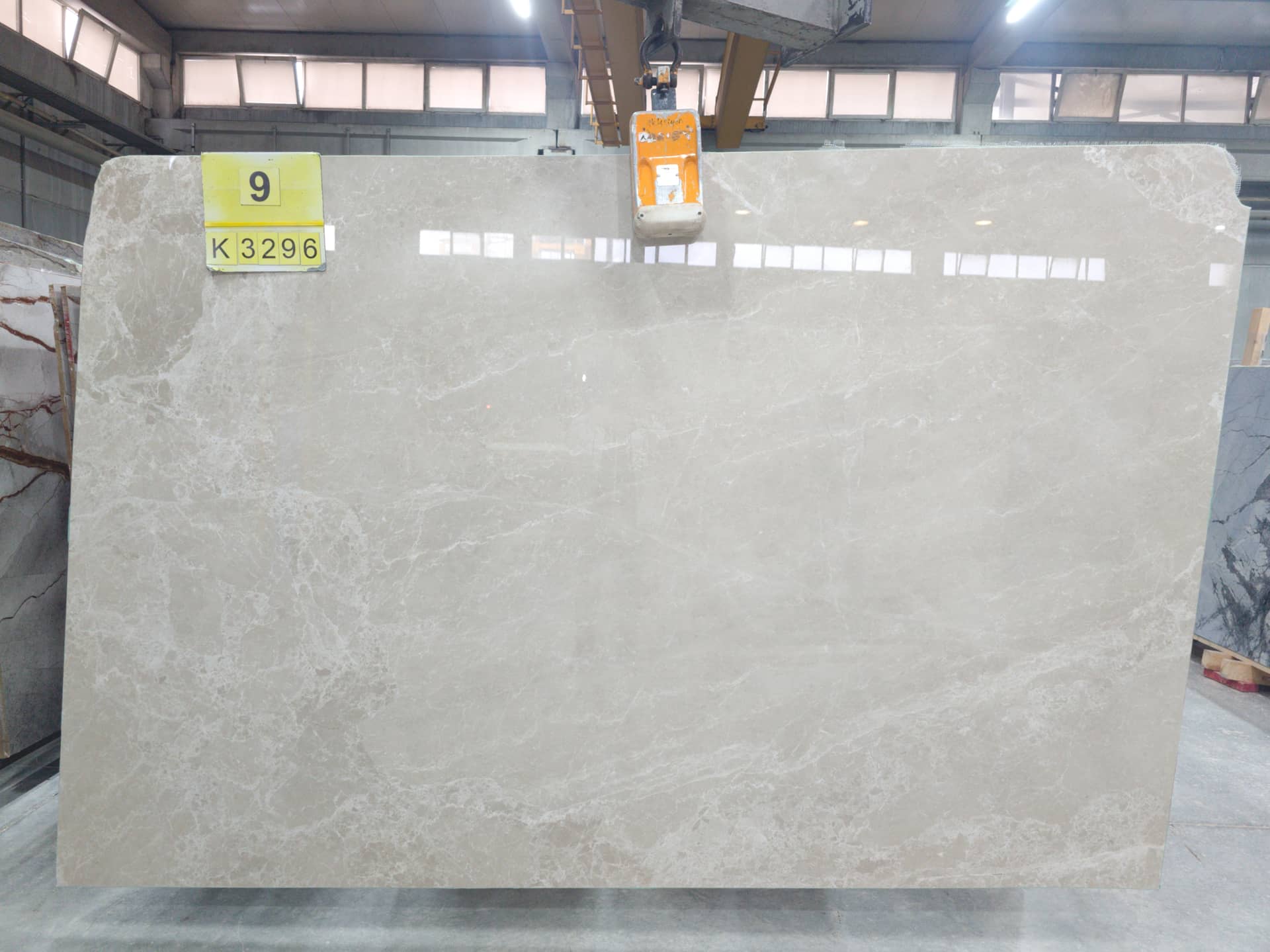 MOON CREAM 3296 Polished marble slab