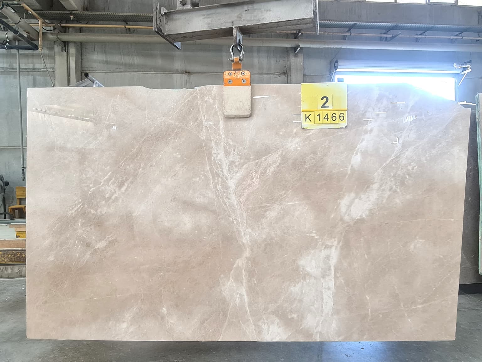 MOON CREAM K1466 Polished marble slab in Beige