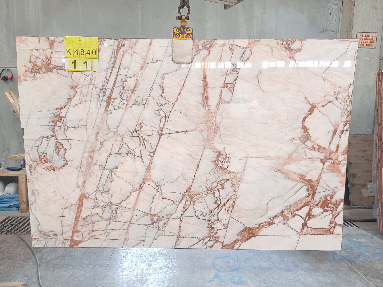 VICTORIA PINK 4840 Polished marble slab