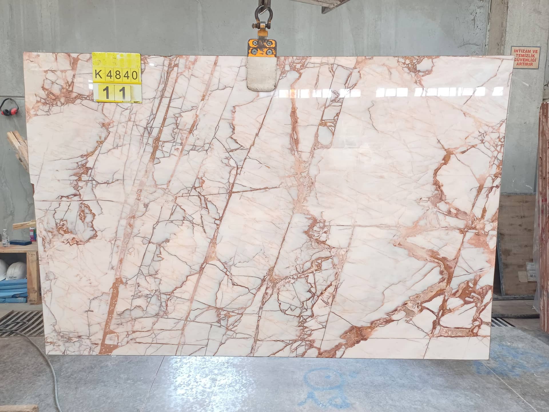 VICTORIA PINK 4840 Polished marble slab