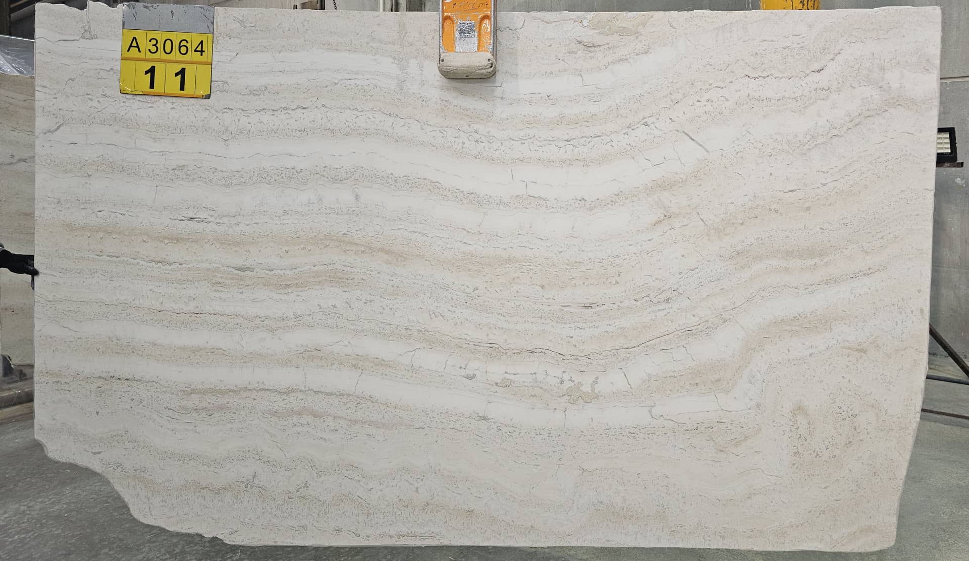 WHITE TRAVERTINE A3064 Polished travertine slab